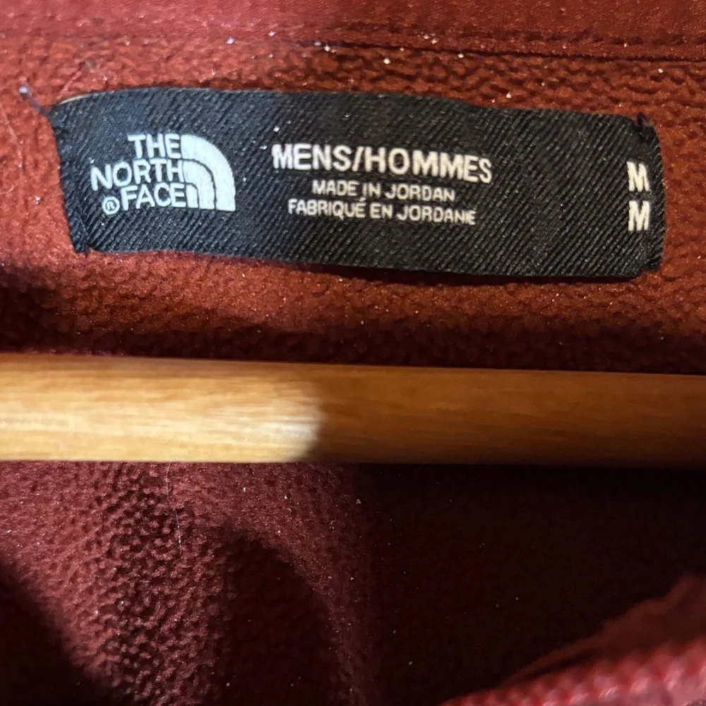 The North Face Men's Deep Red Lightweight Jacket - Picture 2 of 6